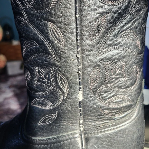 Ariat Black Leather Cowboy Boots - Picture 6 of 10